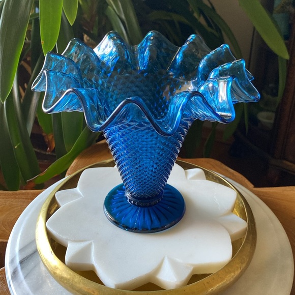 Vintage Ivima Made in Portugal Ruffled Diamond Point Glass Vase - Picture 3 of 7